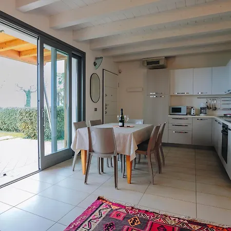 Apartamento Sg Family - Maison Cecile Castelnuovo del Garda